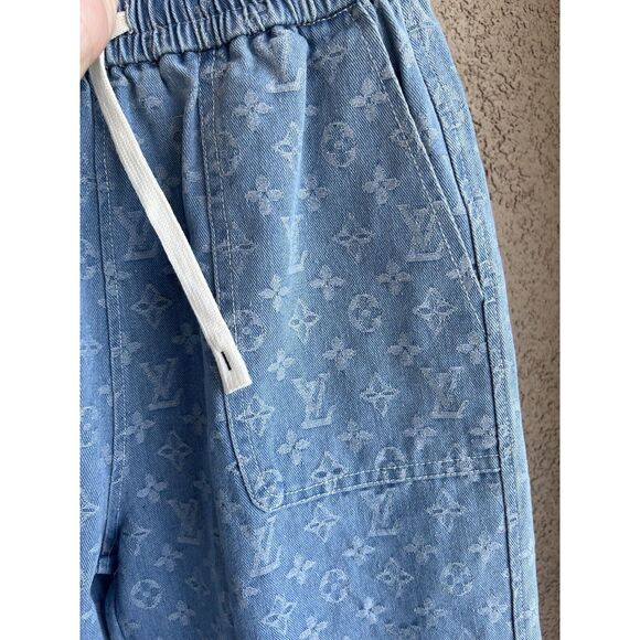 Faux Louis Vuitton Monogram Embroidered Men Denim Shorts - M/L - Light Wash Blue - Picture 4 of 7